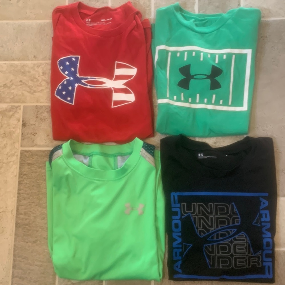 Boys Under Armour tshirts size 7/8 M